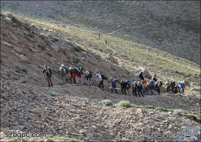 صعود کوهنوردان منطقه عملیاتی پارسیان به خط الرأس شرقی دنا 1