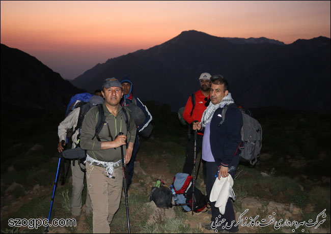 صعود کوهنوردان منطقه عملیاتی پارسیان به خط الرأس شرقی دنا 2