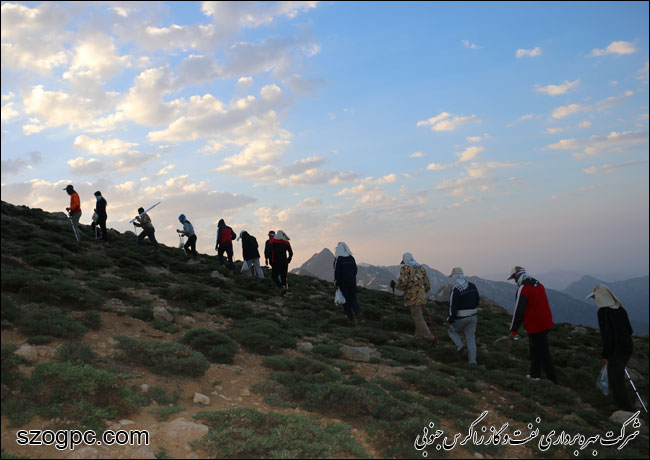 صعود کوهنوردان منطقه عملیاتی پارسیان به خط الرأس شرقی دنا 3