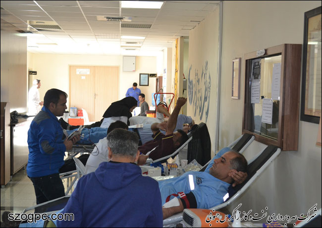 اهدای خون توسط کارکنان منطقه عملیاتی سروستان و سعادت آباد 2