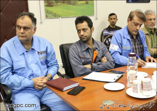 نشست مدیرعامل زاگرس جنوبی با مسئولین منطقه عملیاتی نار و کنگان 3