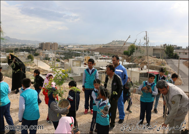 گرامی‌داشت هفته هوای پاک در مدارس جم و کنگان به همت زاگرس جنوبی 17