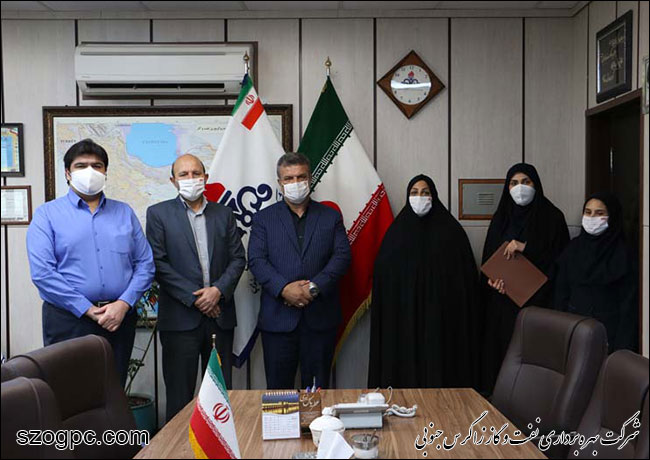 تجلیل از بانوان برگزیده عفاف و حجاب در شرکت بهره‌برداری نفت و گاز زاگرس جنوبی