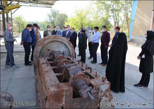 به مناسبت گرامیداشت چهلمین سالگرد هفته دفاع مقدس مدیران و کارکنان شرکت بهره برداری نفت و گاز غرب از موزه صنعت نفت غرب کشوردر پالایشگاه کرمانشاه بازدید 2