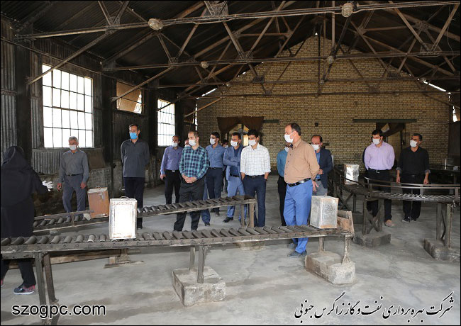 به مناسبت گرامیداشت چهلمین سالگرد هفته دفاع مقدس مدیران و کارکنان شرکت بهره برداری نفت و گاز غرب از موزه صنعت نفت غرب کشوردر پالایشگاه کرمانشاه بازدید 3