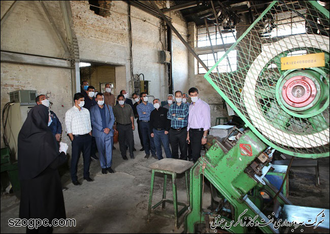 به مناسبت گرامیداشت چهلمین سالگرد هفته دفاع مقدس مدیران و کارکنان شرکت بهره برداری نفت و گاز غرب از موزه صنعت نفت غرب کشوردر پالایشگاه کرمانشاه بازدید 5