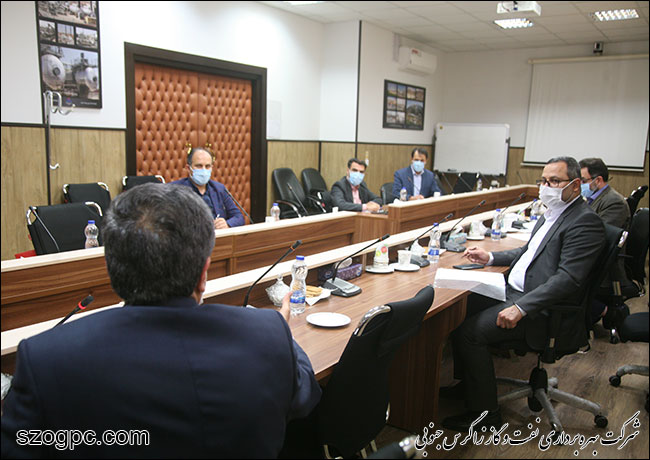 برگزاری نشست کارگروه مقابله با بیماری کرونا در ستاد شرکت نفت مناطق مرکزی ایران 5