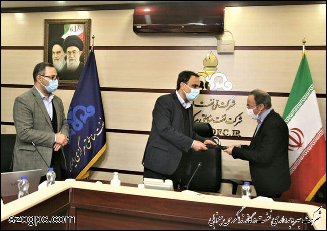 جلسه شورای پژوهش این شرکت که با تقدیر از پژوهشگران برتر شرکت در ستاد و شرکت‌های تابعه همراه 11