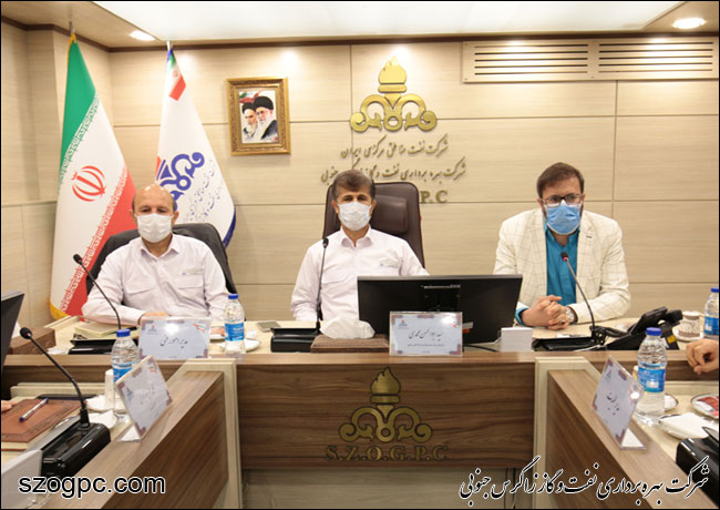 تشریح برنامه های آتی و تجلیل از کارمندان نمونه و برگزیدگان قرآنی 11