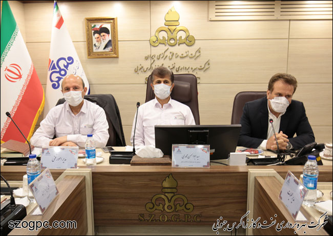 تشریح برنامه های آتی و تجلیل از کارمندان نمونه و برگزیدگان قرآنی 12