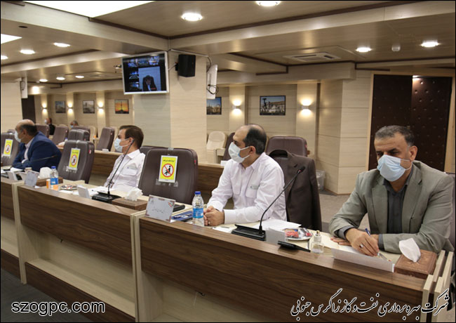 تشریح برنامه های آتی و تجلیل از کارمندان نمونه و برگزیدگان قرآنی 13