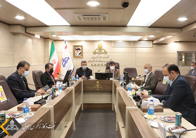 تکریم مهندس حمید ایزدی مدیرعامل پیشین شرکت بهره‌برداری نفت و گاز زاگرس جنوبی 1