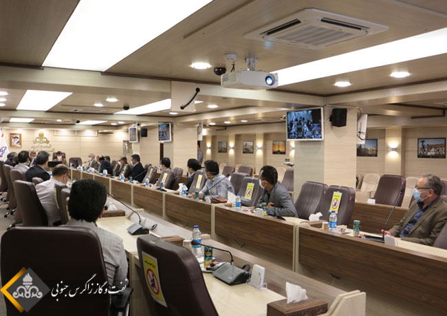 تکریم مهندس حمید ایزدی مدیرعامل پیشین شرکت بهره‌برداری نفت و گاز زاگرس جنوبی 3