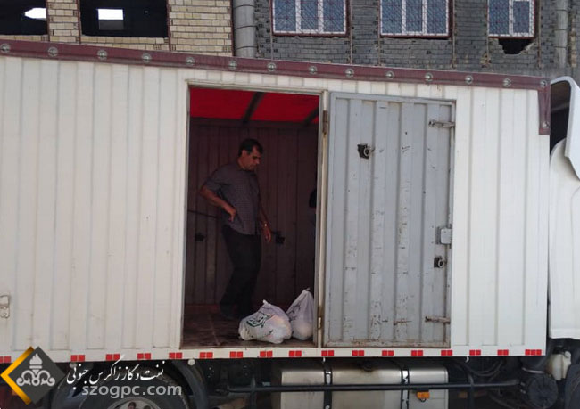 توزیع ۳۰۰ بسته معیشتی توسط بسیج شرکت نفت مناطق مرکزی ایران 5