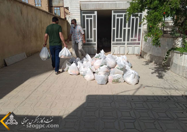 توزیع ۳۰۰ بسته معیشتی توسط بسیج شرکت نفت مناطق مرکزی ایران 7
