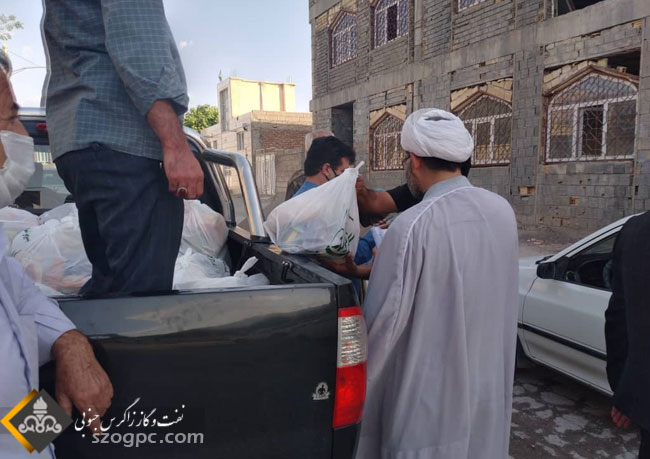 توزیع ۳۰۰ بسته معیشتی توسط بسیج شرکت نفت مناطق مرکزی ایران 9
