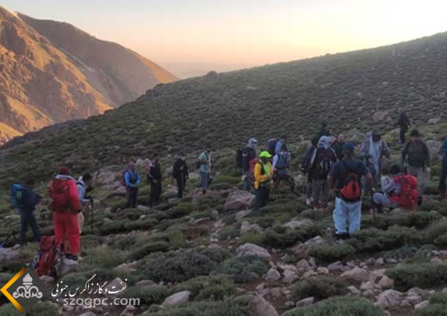 صعود کوهنوردان زاگرس جنوبی به قله ۴۱۵۰ متری برف کرمو رشته کوه دنا 1