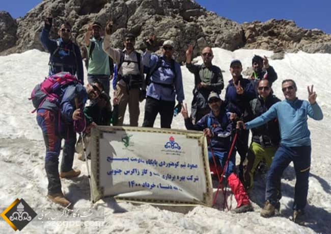 صعود کوهنوردان زاگرس جنوبی به قله ۴۱۵۰ متری برف کرمو رشته کوه دنا 2