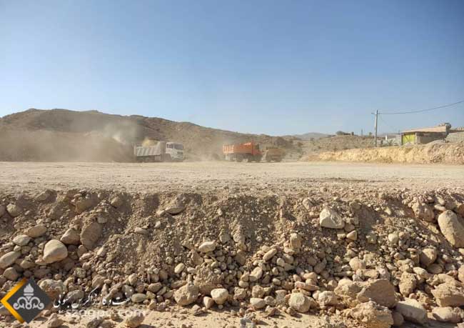 عملیات خاکبرداری و تسطیح زمین یک باب مدرسه ۱۲ کلاسه 6