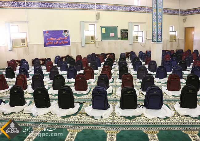 اهدا ۱۲۳ بسته کمک آموزشی به دانش آموزان کمتر برخوردار جمی توسط زاگرس جنوبی 1
