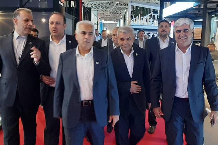 بازدید مدیرعامل شرکت نفت مناطق مرکزی ایران از نمایشگاه بیست و‌ نهم نفت