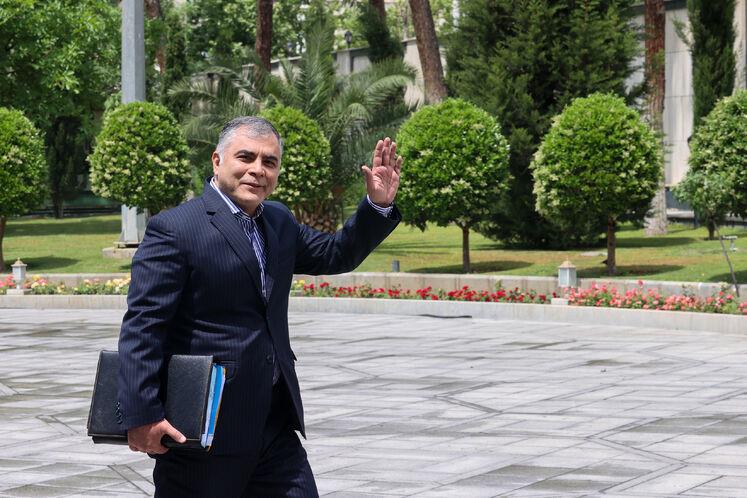 سال سخت پاک‌نژاد چگونه گذشت؟/ گام‌های استوار زیر آتش جنگ و تحریم