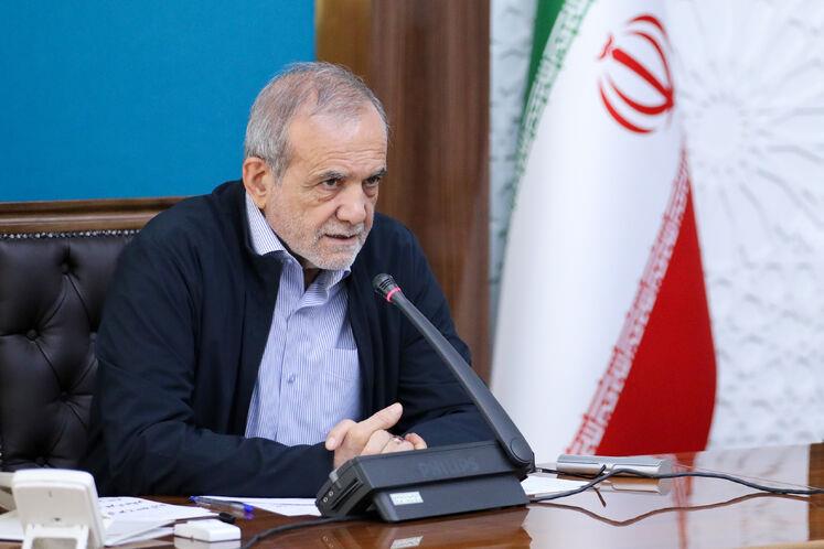 تأکید رئیس‌جمهوری بر تسریع در اجرای طرح‌های نفتی