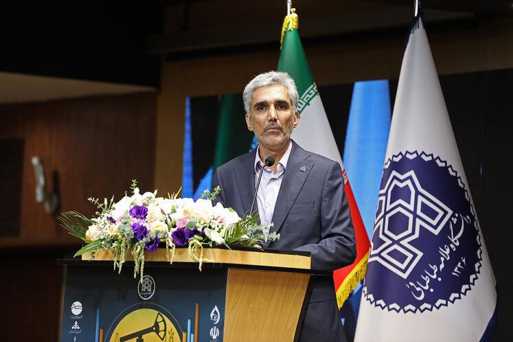 فرصت اندک برای استفاده از منابع نفتی/ نگذاریم منابع ملی زیر زمین بماند