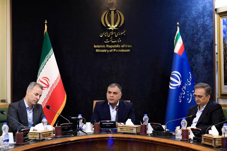 صنعت نفت محور اصلی تاب‌آوری اقتصادی کشور است