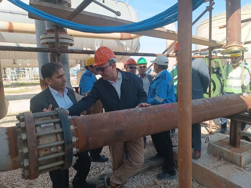 بازدید مدیر عامل شرکت بهره‌برداری نفت و گاز زاگرس جنوبی و هیات همراه از مناطق عملیاتی