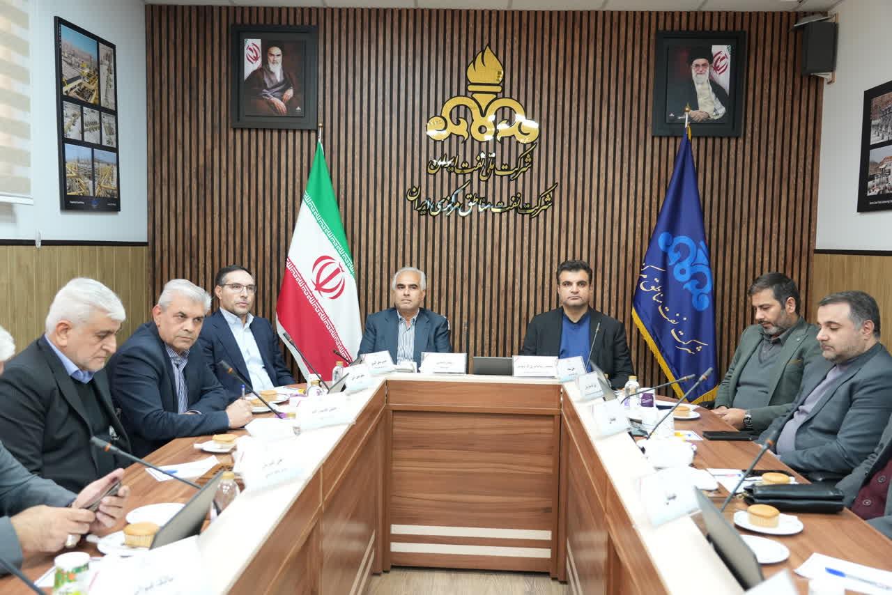 آیین معارفه و تکریم روسای جدید و سابق حراست نفت مناطق مرکزی ایران برگزار شد