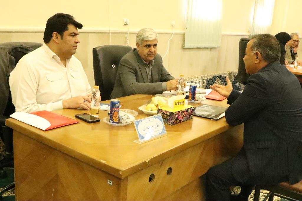 برپایی میز خدمت مدیریت منابع انسانی شرکت های نفت مناطق مرکزی ایران و  بهره‌برداری نفت و گاز زاگرس جنوبی در مناطق عملیاتی نار و کنگان/ پارسیان