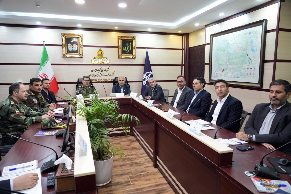 هم‌افزایی برای تولید حداکثری؛ امضای تفاهم‌نامه همکاری میان نفت مناطق مرکزی و قرارگاه پاکسازی و مهندسی نیروی زمینی ارتش