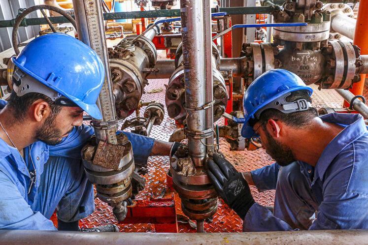 جهاد در خط مقدم اقتصاد؛ روایت تلاش نیروهای صنعت نفت