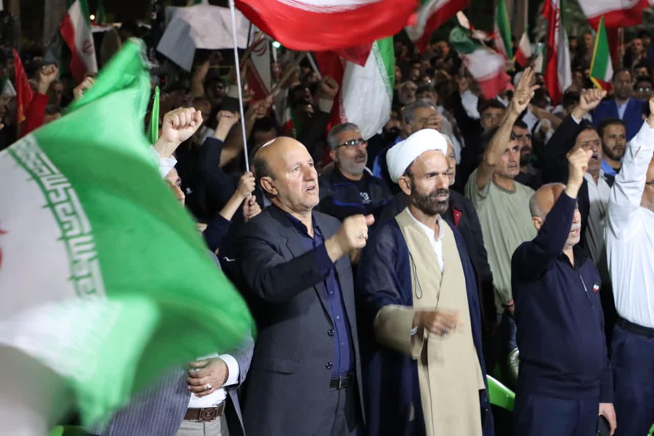 غیرت و وطن پرستی یعنی پیشگامی  در جبهه تولید و پرچمداری در جبهه مقاومت