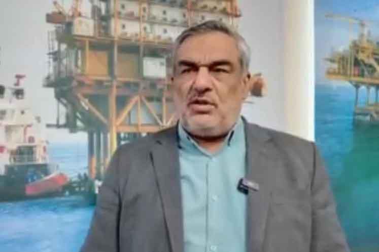 خبر منتشرشده درباره «قرارداد فروش نفت با مجوز وزیر نفت» را تکذیب می‌کنم