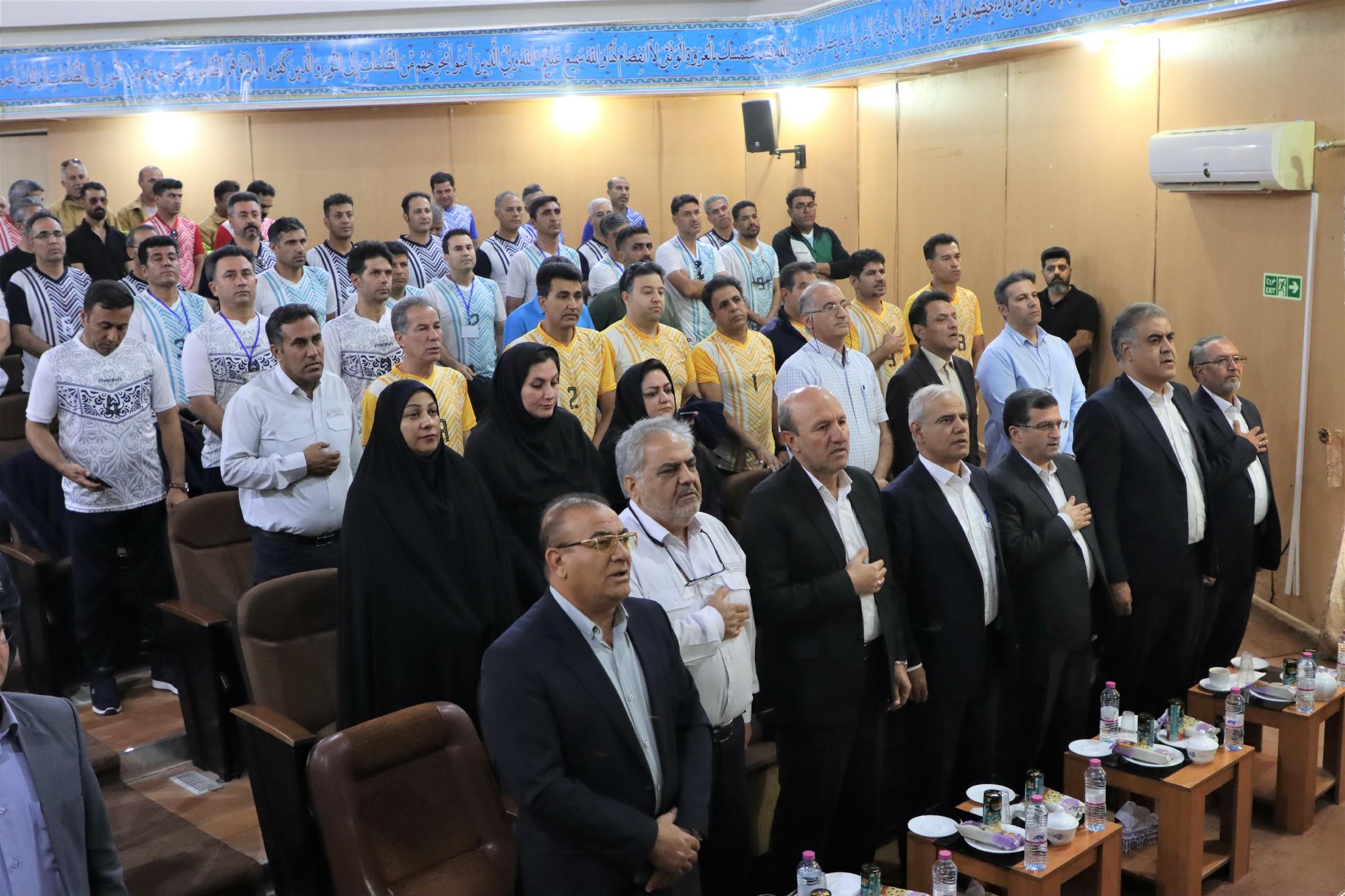 گرامیداشت روز آتش نشانی و ایمنی با حضور مدیران، روسای مناطق عملیاتی، روسای ستادی و ادارات HSE ستاد و مناطق عملیاتی
