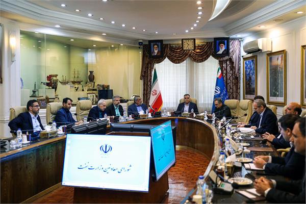 نخستین نشست پاک‌نژاد با شورای معاونان وزارت نفت 1