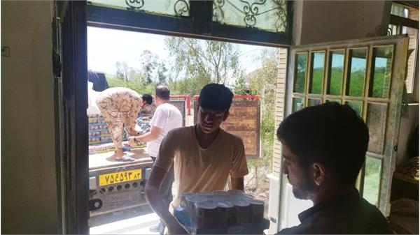 حضور میدانی همکاران شرکت بهره‌برداری نفت و گاز زاگرس جنوبی در مناطق سیل زده استان سیستان و بلوچستان 5