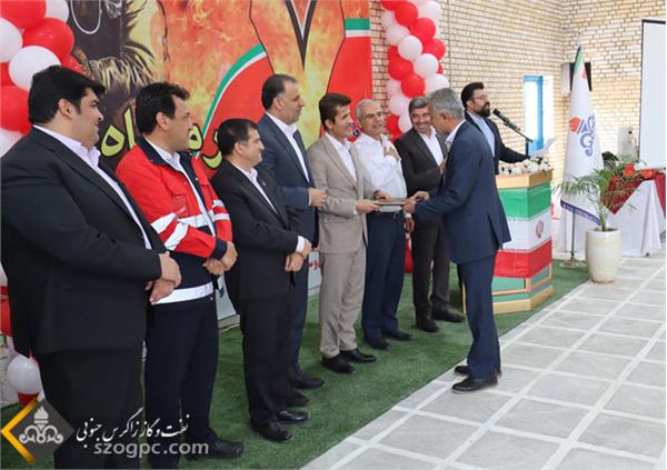 مراسم تجلیل از کارکنان ایمنی و آتش نشانی زاگرس جنوبی برگزار شد . 35