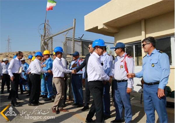 بازدید مدیرعامل شرکت نفت مناطق مرکزی ایران از منطقه عملیاتی نار و کنگان 32