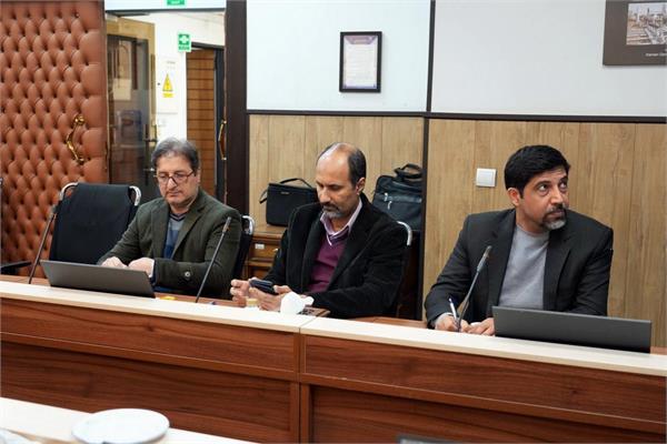نشست آخرین وضعیت طرحهای اولویت دار شرکت نفت مناطق مرکزی 9
