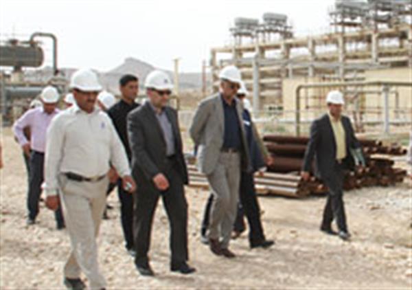 (گزارش تصویری) بازدید مدیر عامل شرکت نفت مناطق مرکزی ایران و هیئت همراه از میدان نفتی خشت