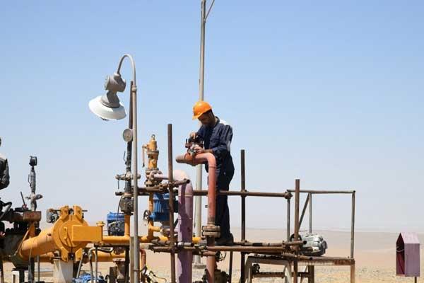 عملیات تعویض تاج چاه شماره ٣٦ خانگیران بدون حضور دکل 7