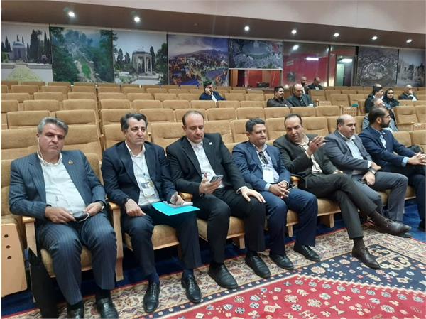 برای اولین بار کسب دو نشان تعالی سازمانی و اهتمام بهره وری توسط نفت مرکزی 1