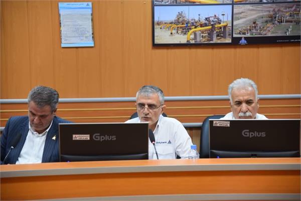 بازدید مشاور وزیر نفت در امور ایثارگران از منطقه عملیاتی خانگیران 4