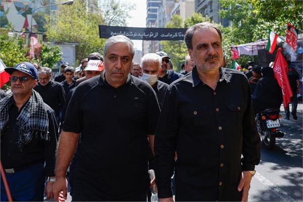 حضور وزیر نفت در مراسم تشییع آقای شهید ایران 4