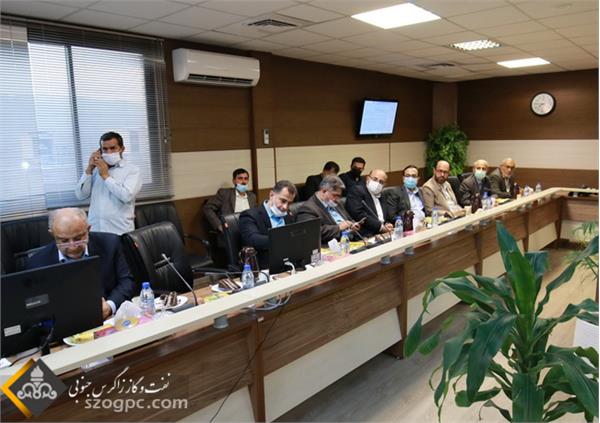 تقدیر عضو کمیسیون انرژی مجلس شورای اسلامی از نفت مناطق مرکزی ایران 10