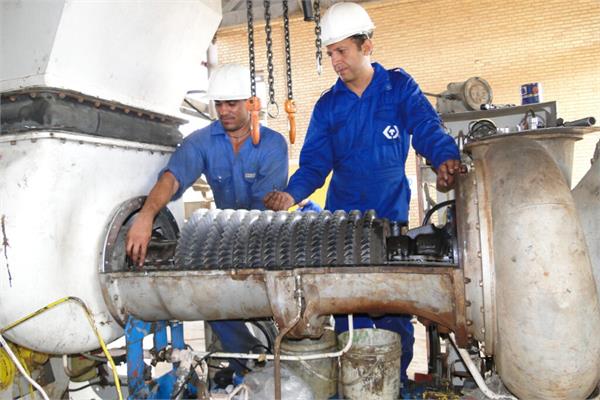 در راستای استمرار تولید؛‌ موتور الکتروپمپ انتقال نفت چشمه خوش بازسازی شد 7