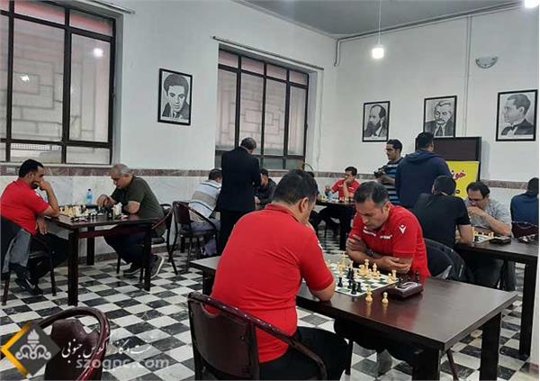 رقابت ورزشکاران در رشته های مختلف اولین المپیاد فرهنگی _ ورزشی شرکت نفت مناطق مرکزی ایران 2